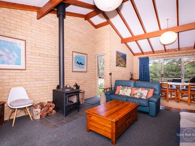 2 / 1 Maraveen Place, Ocean Beach