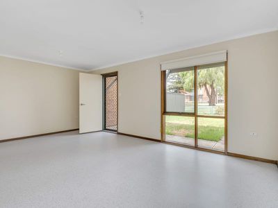 24 Ormiston Court , Taperoo