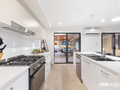 4 Paperbark Way, Urangan