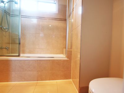 2 / 108 Haughton Road, Oakleigh