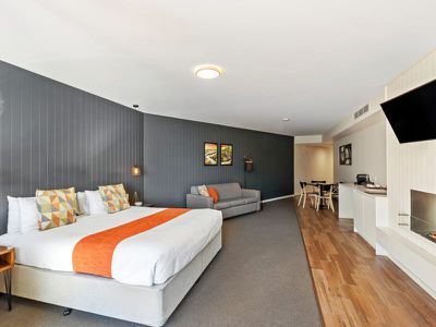 Unit 101 / 94-96 Main St, Montville