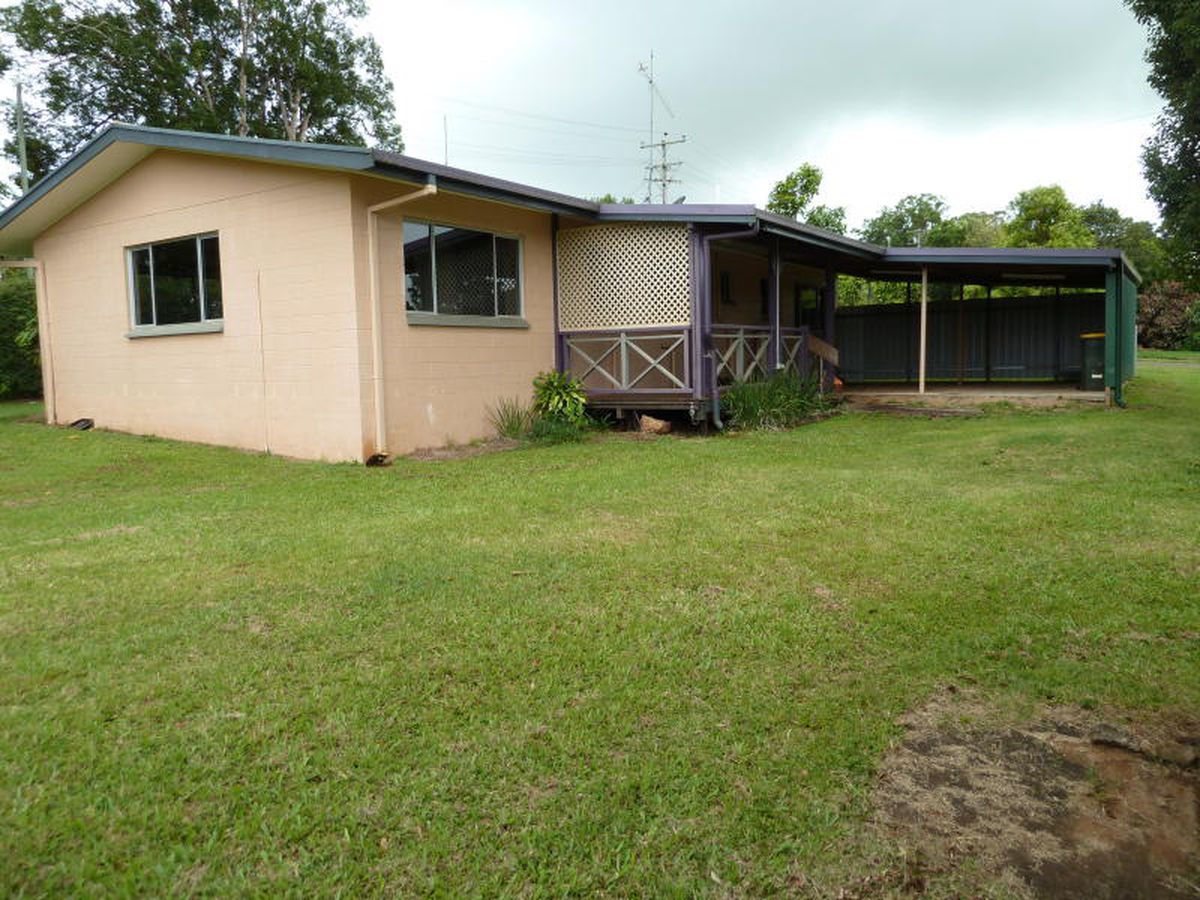 1 Gillies Hwy, Yungaburra