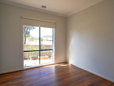 31 Medlar Avenue, Manor Lakes