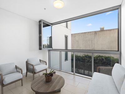 1011 / 16 Hamilton Place, Bowen Hills