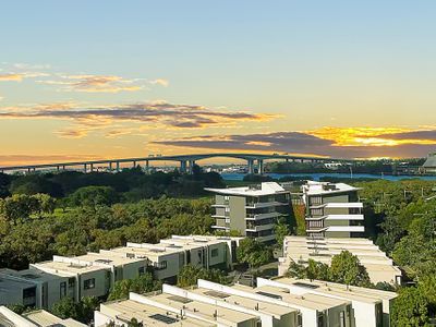20801 / 320 MacArthur Avenue, Hamilton