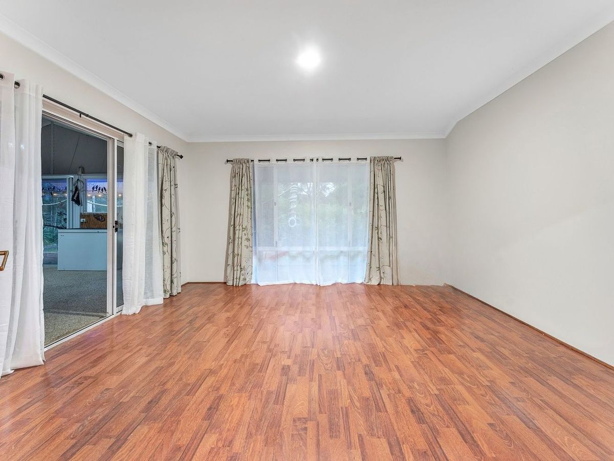 71 Serpentine Way, Stake Hill