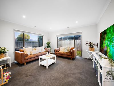 9 Grande Belmond Avenue, Clyde