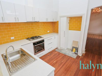 8 Lawrence Avenue, West Perth