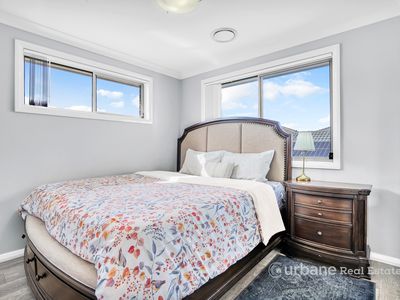 12 Raspberry Crescent, Schofields
