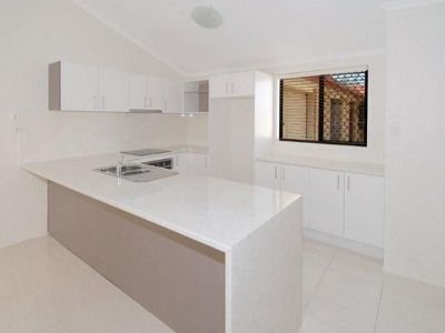 3 / 80 Broadwater Av, Maroochydore