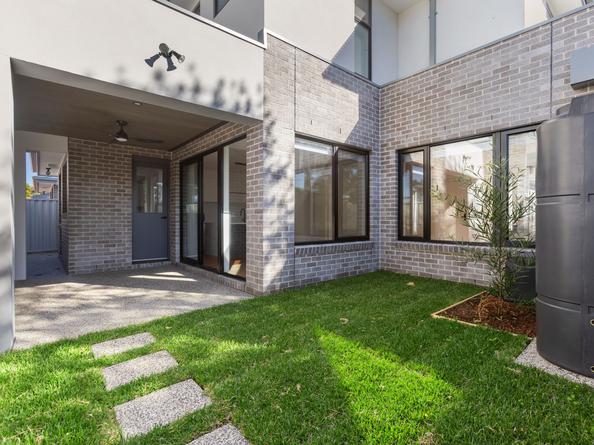 38 Stapley Crescent, Altona North