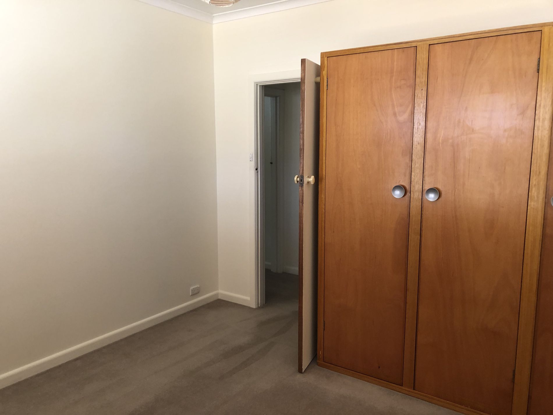 8 Araluen Parade, Belmont