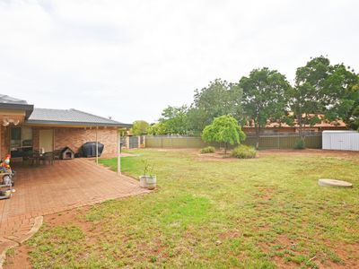 17 Poidevin Place, Dubbo