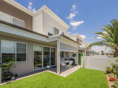 4 / 6 Park Cove Boulevard, Hope Island
