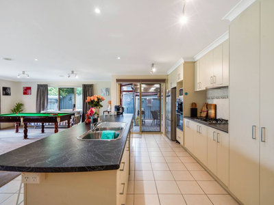 7 Burrumbeet Court, Manor Lakes