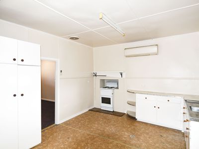 2 Bradshaw Street, Horsham