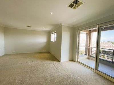 63 Avondale Way, Eastwood