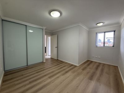 8 / 2 Dressler Court, Holroyd