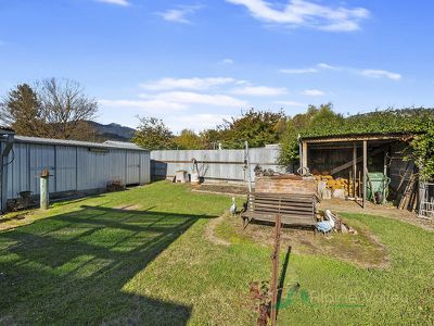 12 Simmonds Street, Mount Beauty
