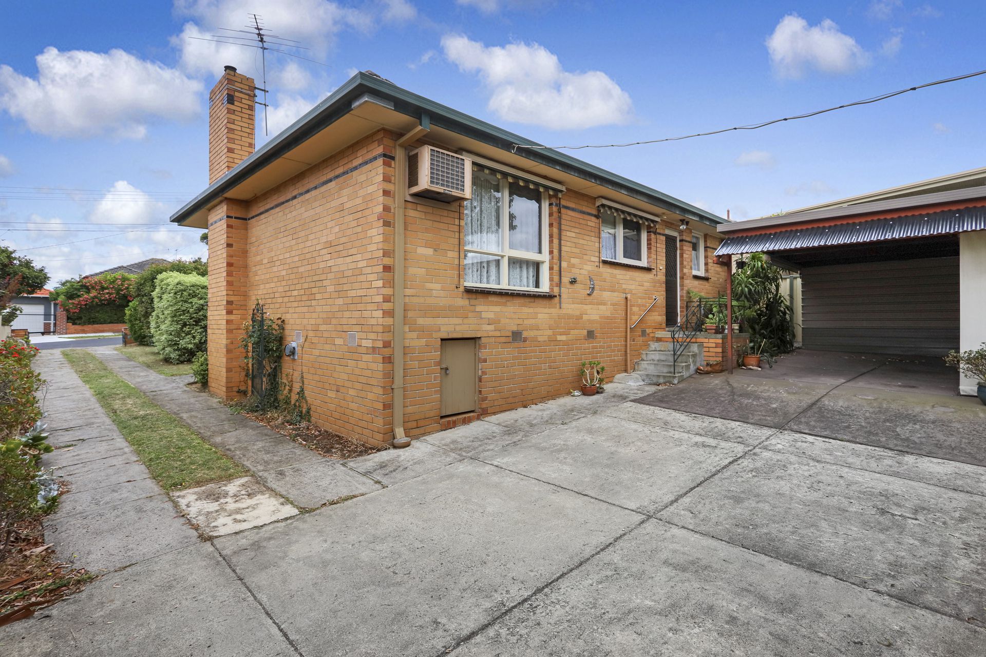 34 Hillside Grove, Airport West