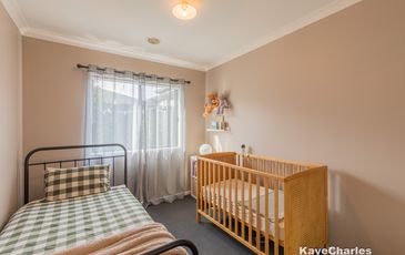 5 Golden Banksia Drive, Officer