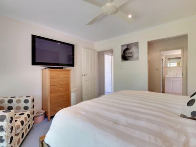 2 Camphorwood Close, Jerrabomberra