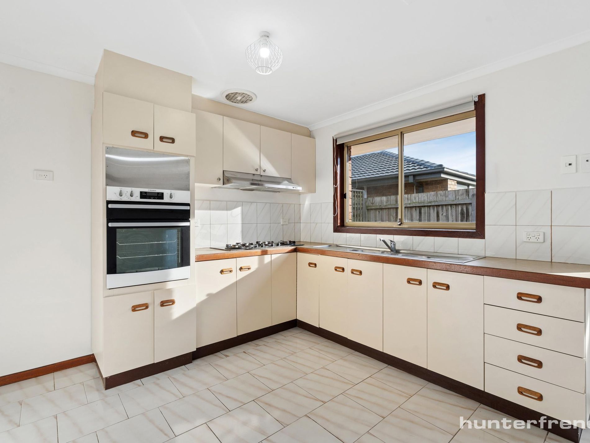 2 / 48 Alma Avenue, Altona Meadows