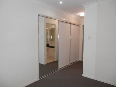 2 / 5 Warner Street, Raceview