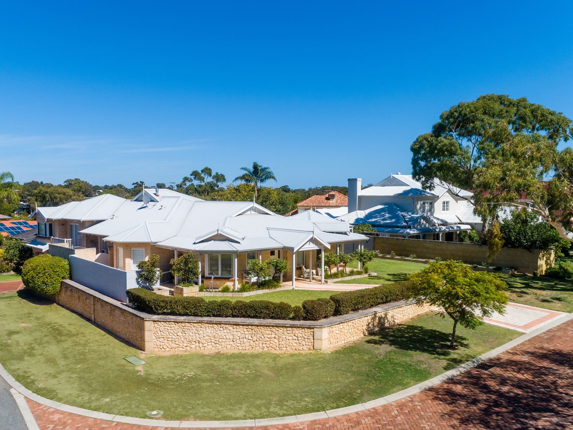 1 Grove End Ridge, Mount Claremont