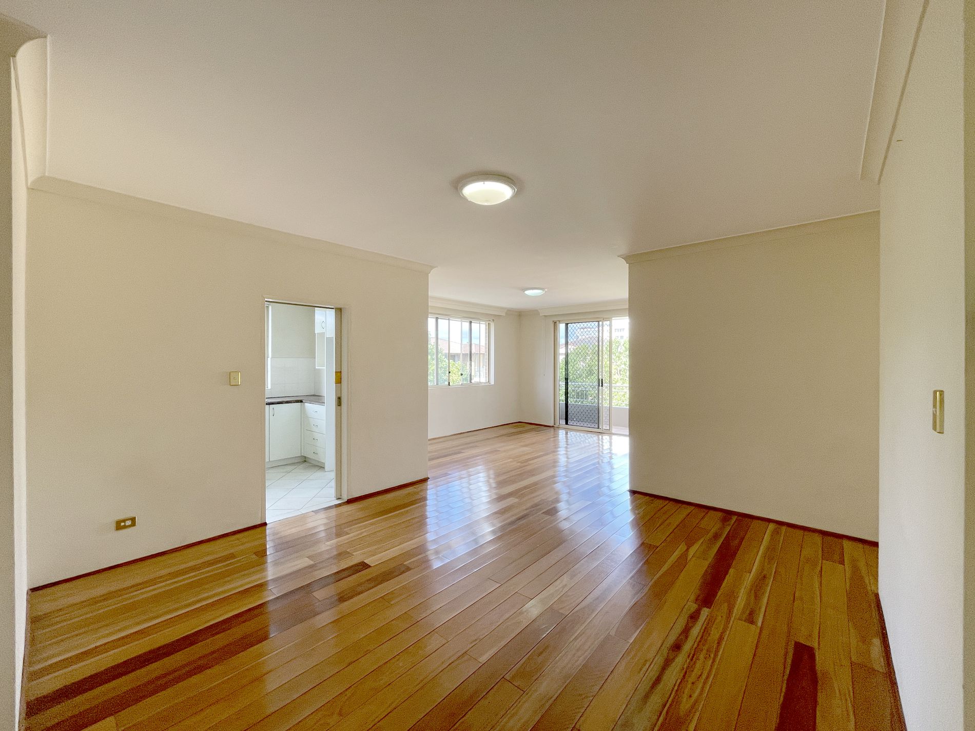 570 / 83-93 Dalmeny Avenue, Rosebery