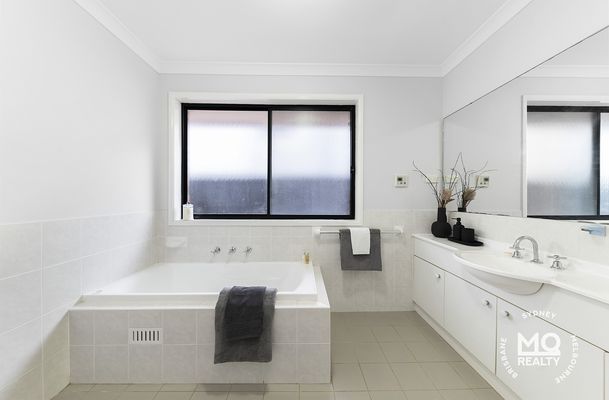 31 Seymour Parade, Belfield