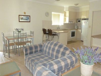 4 / 5 Beach Street, Tuncurry