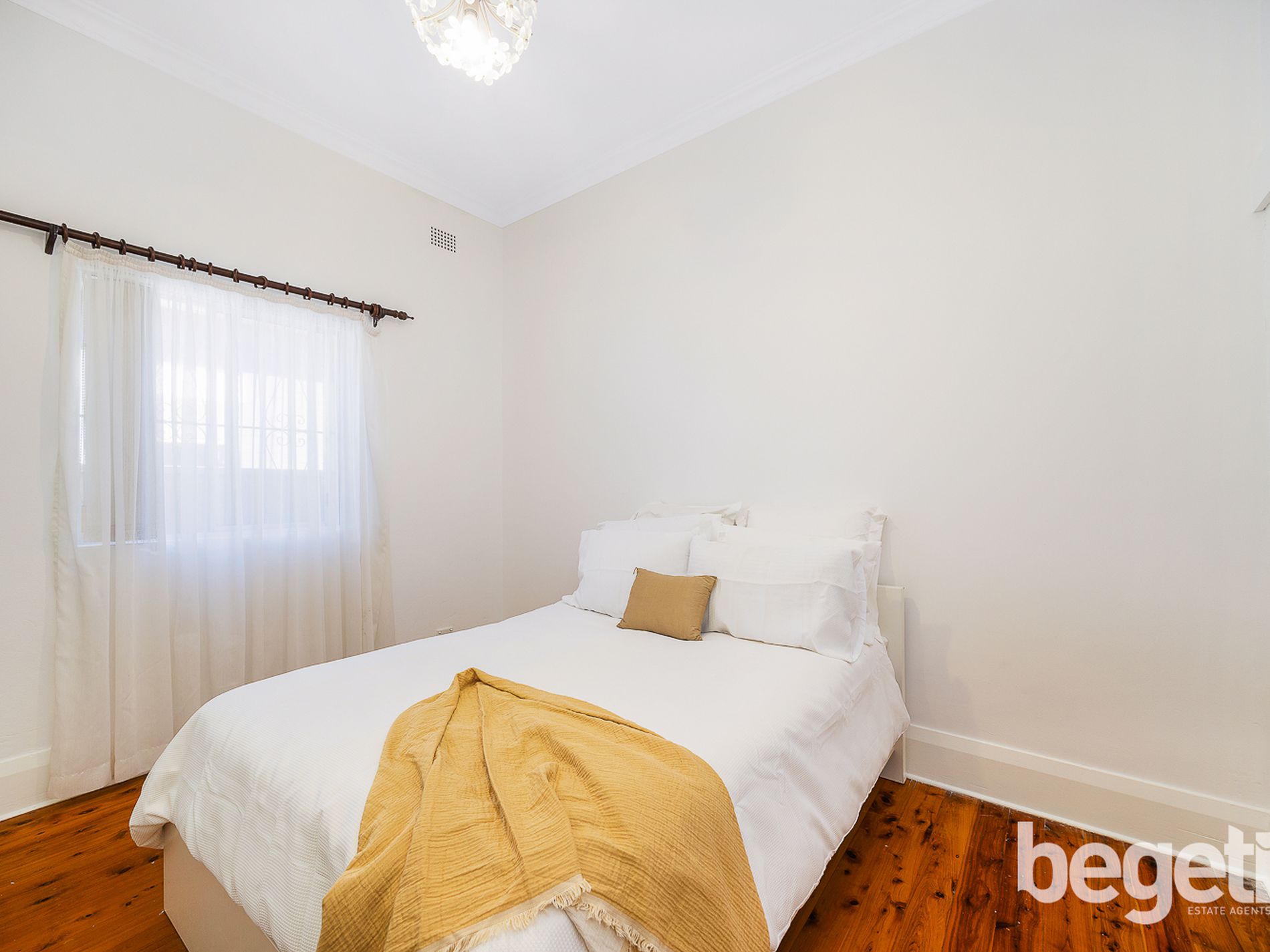 11 Earle Avenue, Ashfield