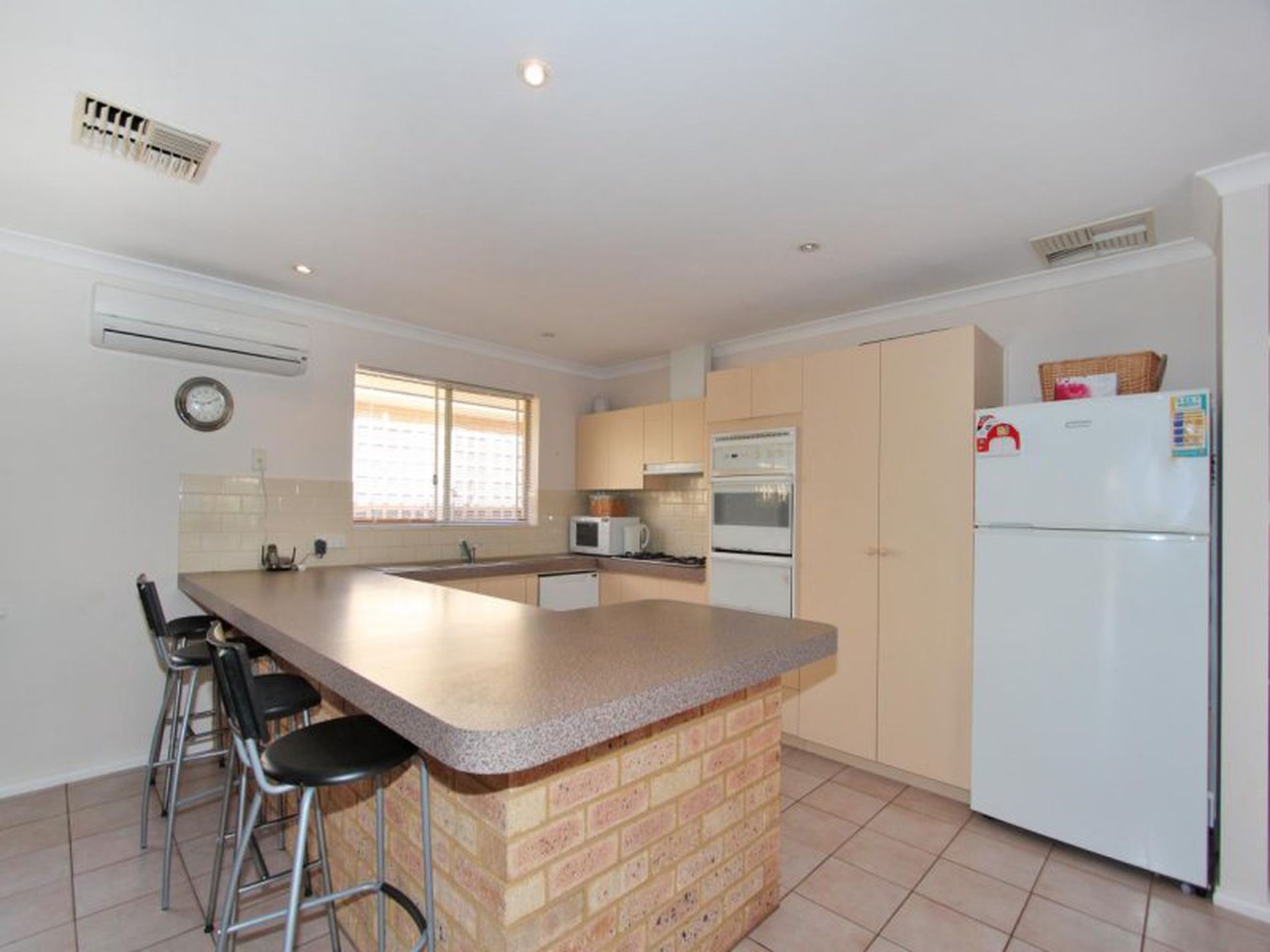 7 Heston Court, Somerville