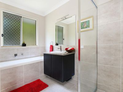 48 Coes Creek Road, Burnside