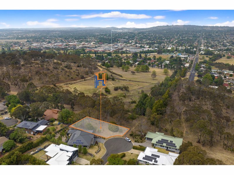 13 Illallangi Close, Armidale