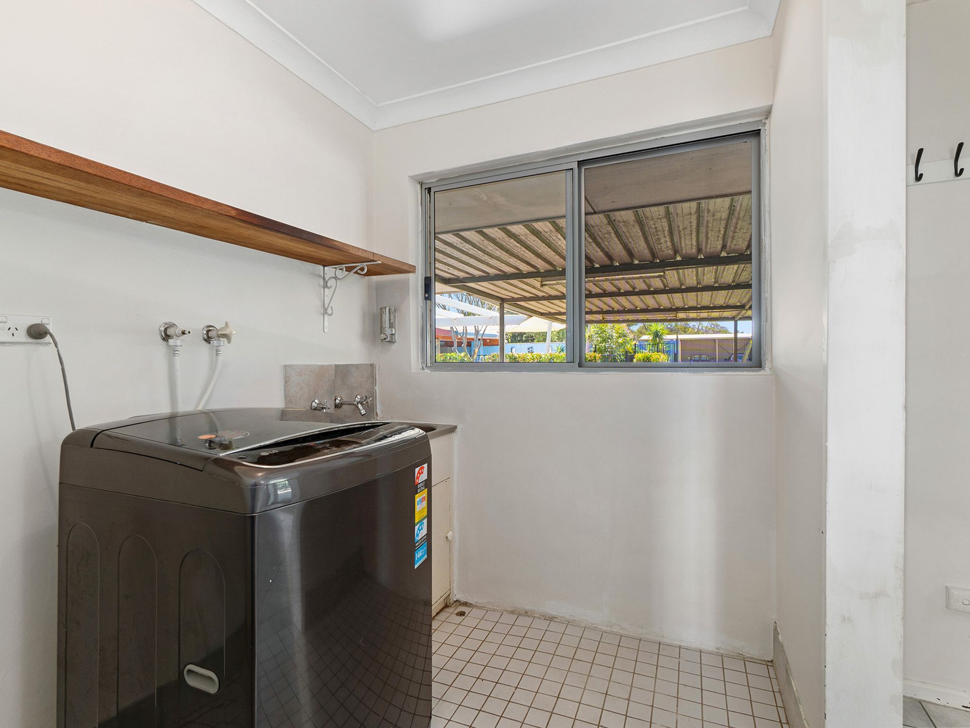 5 St Georges Avenue, Champion Lakes