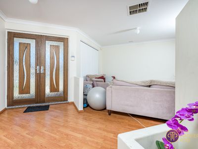 18 Santa Barbara Parade, Quinns Rocks