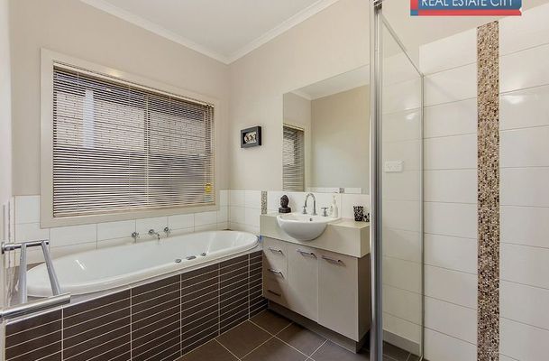 10 Highbury Circuit, Craigieburn