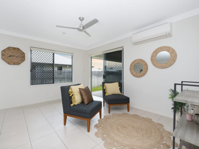 15 Stockton Elbow, Mount Louisa