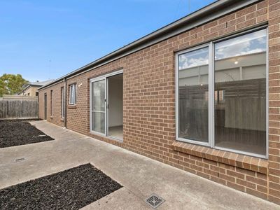 3 / 4 Karlovac Court, Bell Park