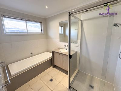 8 Turnstone Drive, Point Cook