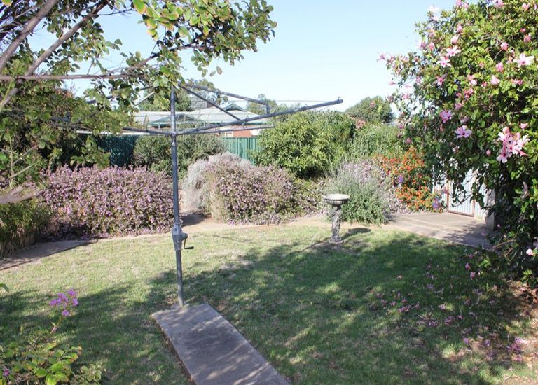 19 Sexton Road, Brighton