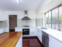 4 Wyambi Place, Middle Park