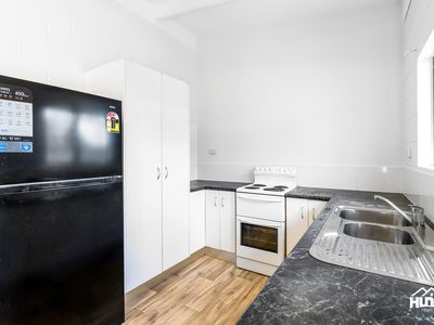 60 Hollywood Boulevard, White Rock