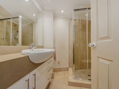 2 Ninetenth ave, Palm Beach