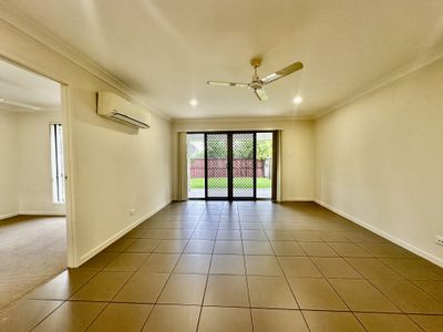 1 / 22 Berry Street, Caboolture South