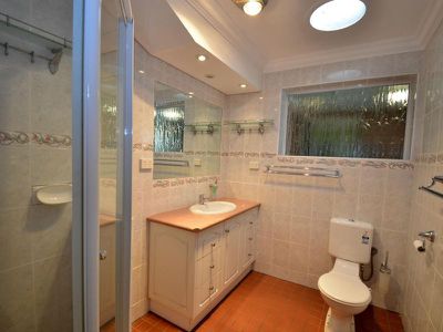 7 Bywood Way, Lynwood