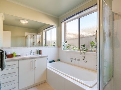 6 Kerr Court, Whittlesea