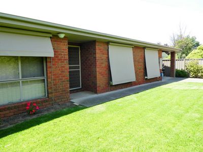 32B Oak Street, Seymour
